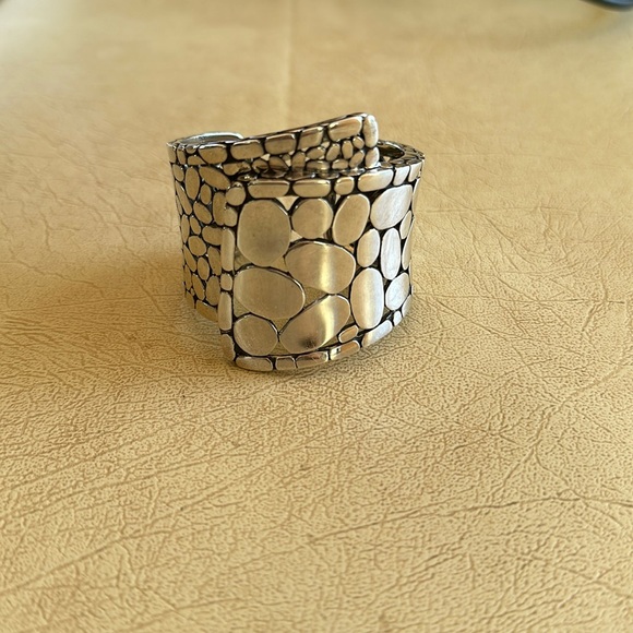 JOHN HARDY Kali Collection Sterling Silver Overlap Wide Cuff Bracelet - Picture 8 of 10